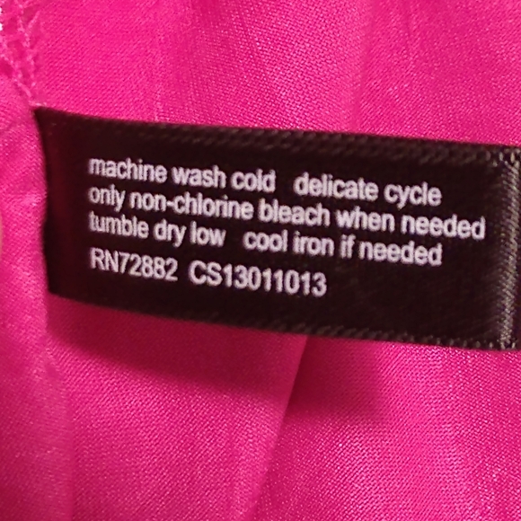 ☀️Sleeveless Magenta Top☀️ - Picture 6 of 6